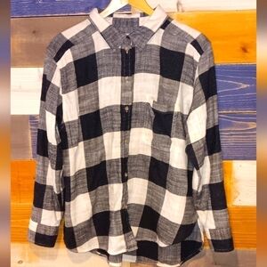 American Eagle Outfitters Boyfriend Fit Flannel L black tan cream